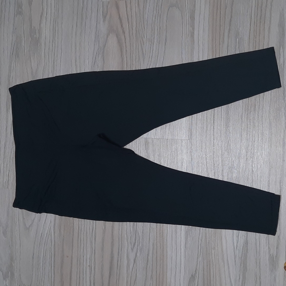 J. Jill Pants - J. Jill black fit performance leggings size Medium Petite with pockets on sides